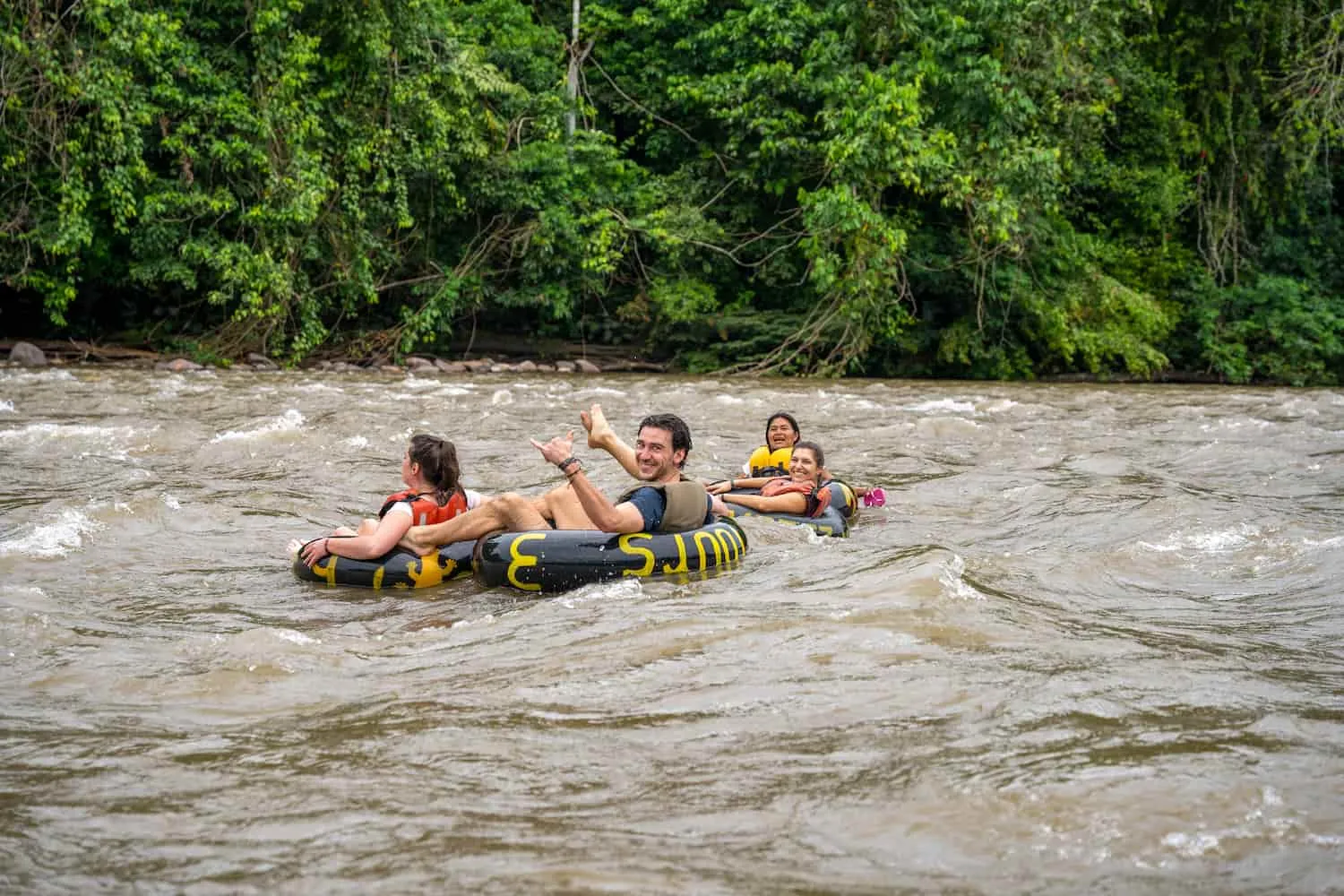 Descubre la Esencia de la Amazonía: Encuentro con Comunidades Indigenas